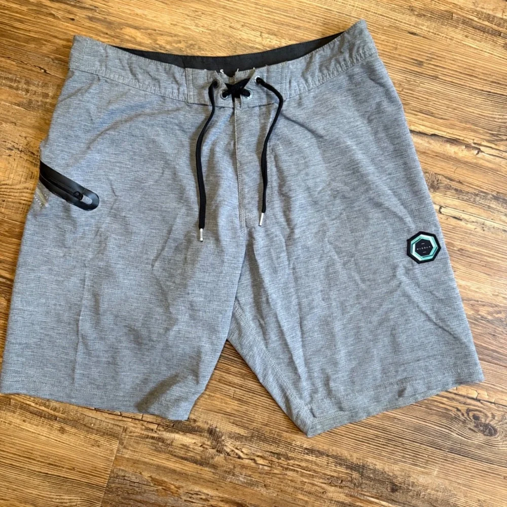 2 Vissla Board Shorts Men 32 Gray Heathered Stretch Surf Trunks Swim Beach